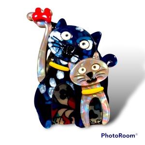 Mama cat and kitten acrylic four layer brooch.